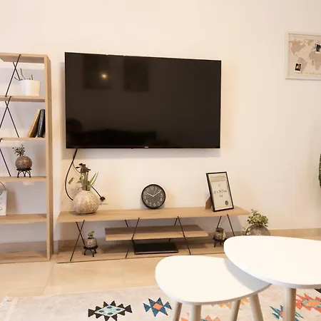 شقة Side Mediterranean Marvel, Two دراس